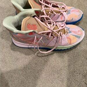 Men’s Nike basketball Kyrie 7